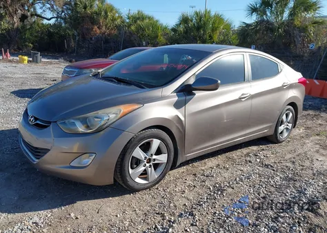 2013 Hyundai Elantra Gls/Limited z USA, uszkodzony, nr VIN 5NPDH4AE7DH202256